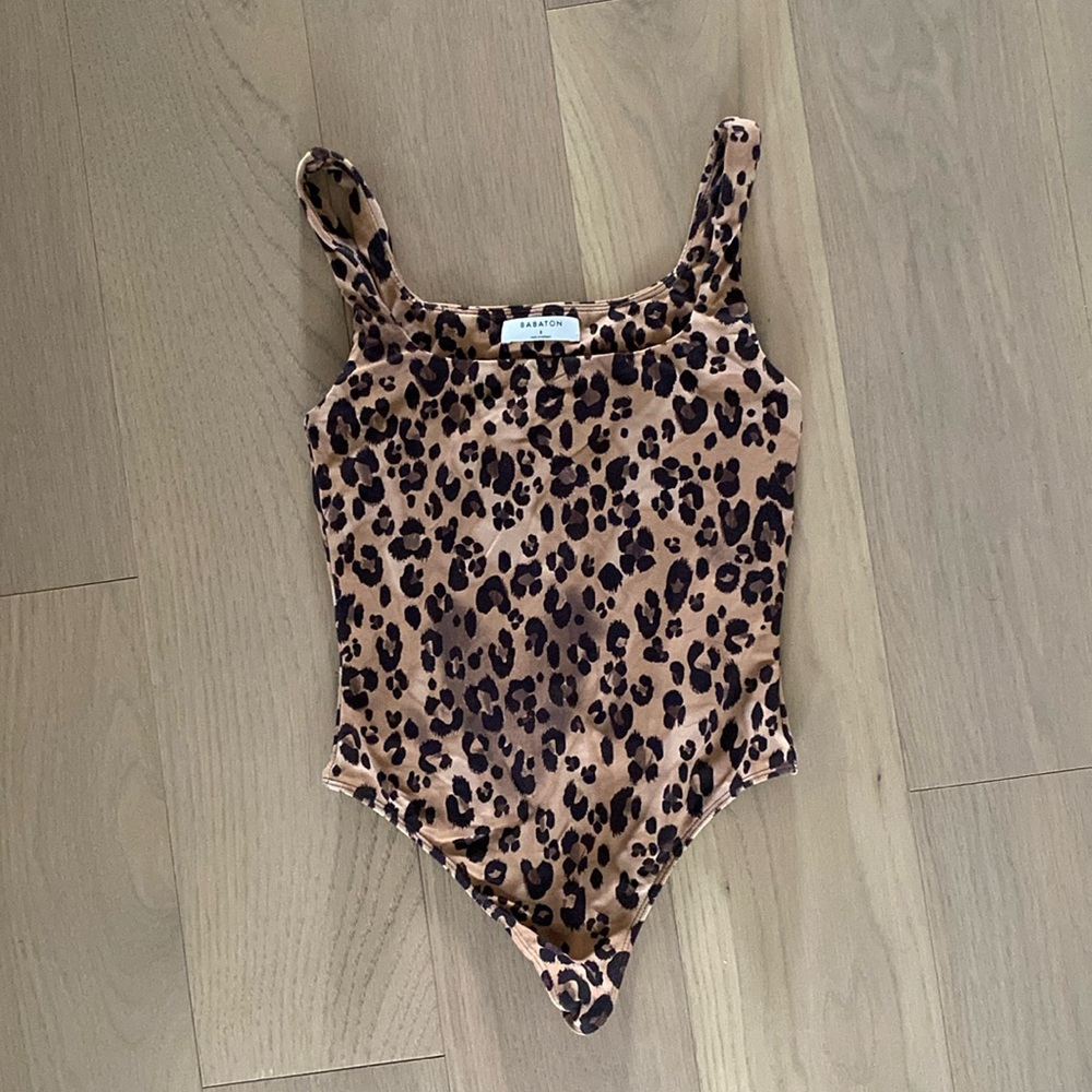 Aritzia Babaton Contour Bodysuit